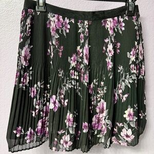 Forever 21 black/purple pleated skirt (M)